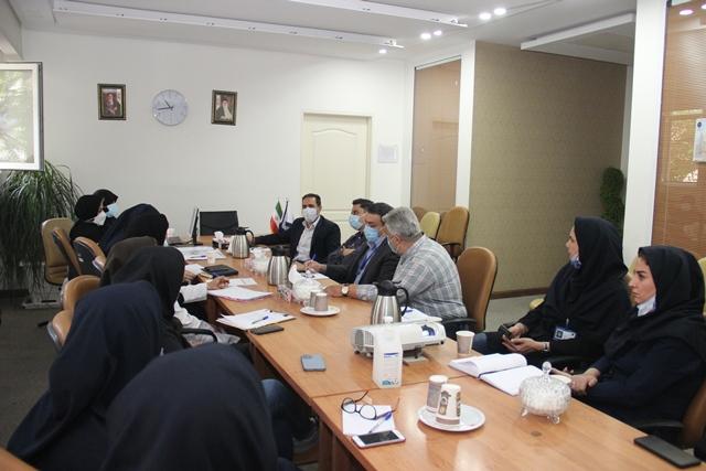 برگزاری جلسه کمیته بهداشت محیط بیمارستان شریعتی با ارائه گزارشی از برنامه‌ها برای بیمارستان سبز 